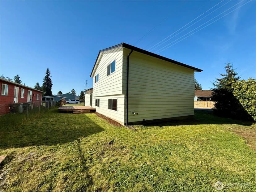 Property photo for 1716 W Young Street, Elma photo 34
