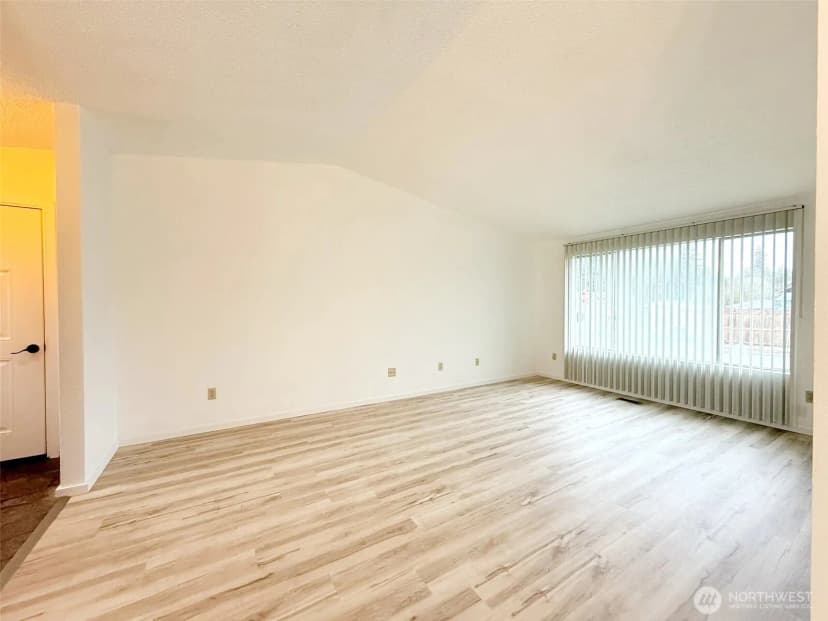 Property photo for 1716 W Young Street, Elma photo 7