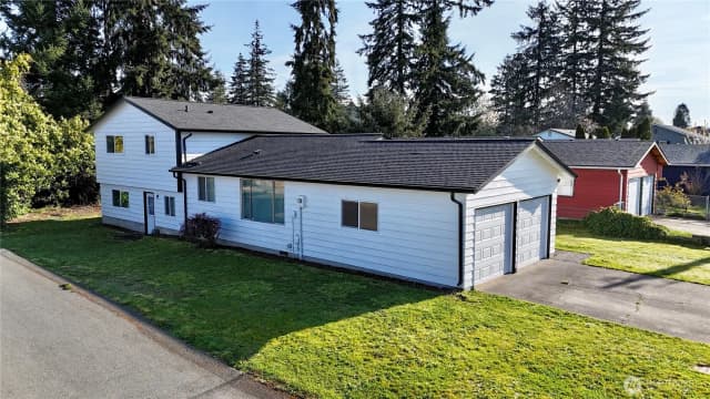 Property photo for 1716 W Young Street, Elma photo 2