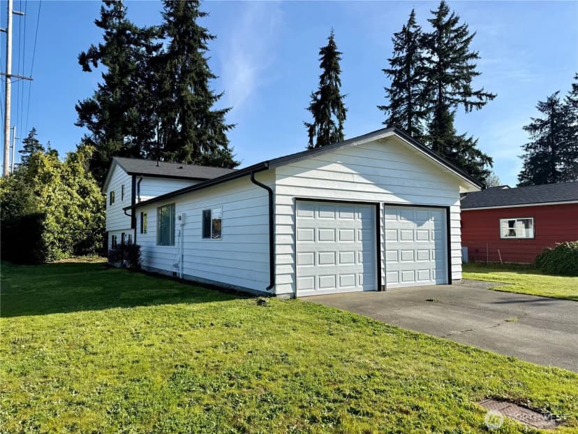 Property photo for 1716 W Young Street, Elma photo 33