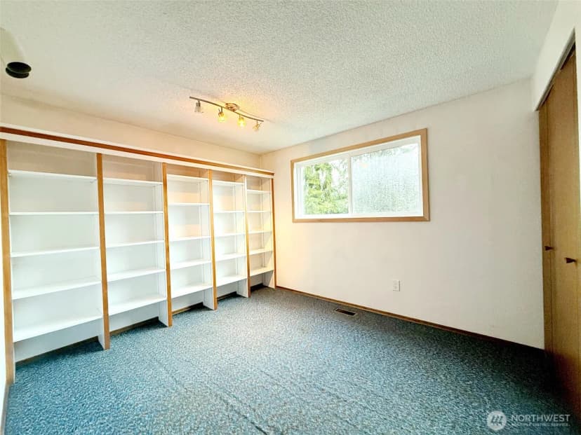 Property photo for 1716 W Young Street, Elma photo 19