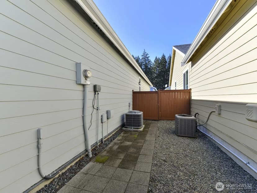 Property photo for 14414 21st Avenue E, Tacoma photo 25