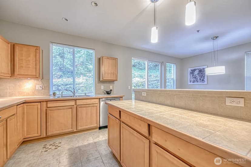 Property photo for 3733 S Holly Park Drive #4, Seattle photo 10