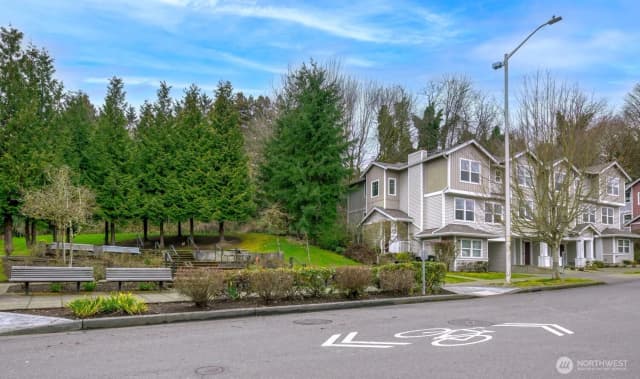 Property photo for 3733 S Holly Park Drive #4, Seattle photo 4
