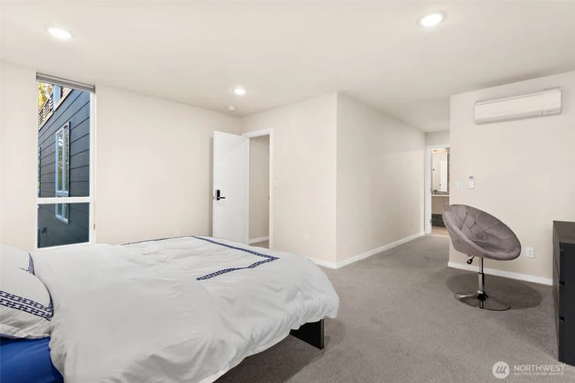 Property photo for 1709 15th Avenue S, Seattle photo 13