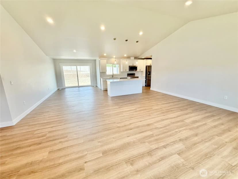 Property photo for 2575 1st Street Se, East Wenatchee photo 4