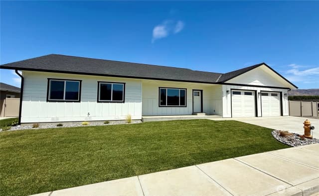 Property photo for 2575 1st Street Se, East Wenatchee