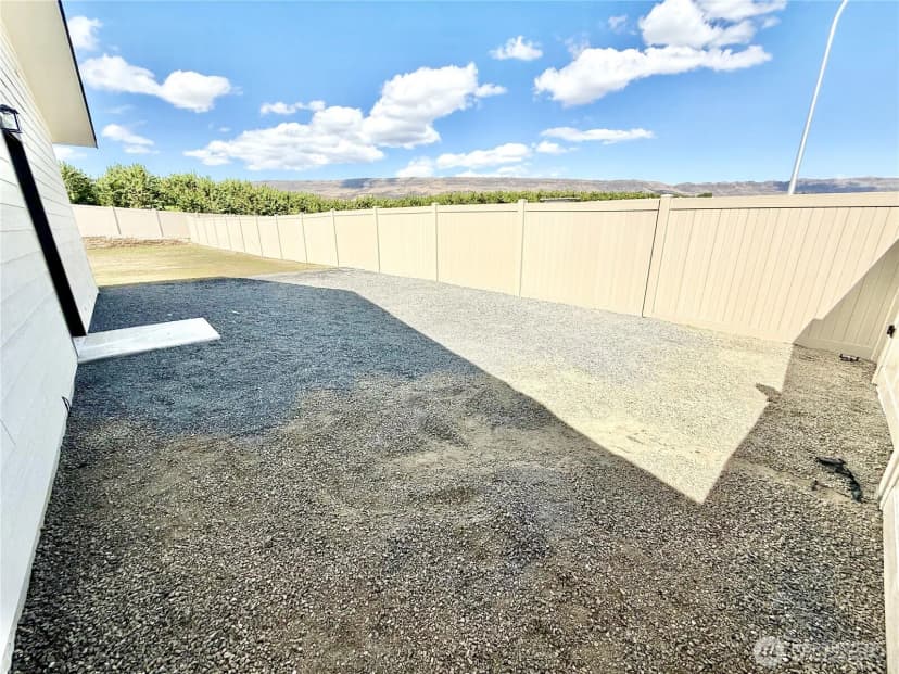 Property photo for 2575 1st Street Se, East Wenatchee photo 39
