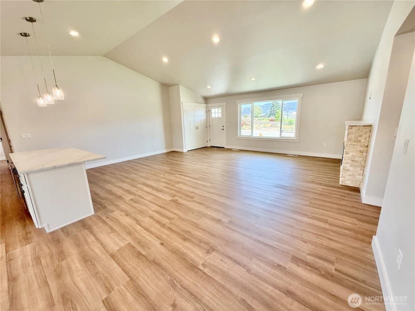 Property photo for 2575 1st Street Se, East Wenatchee photo 8