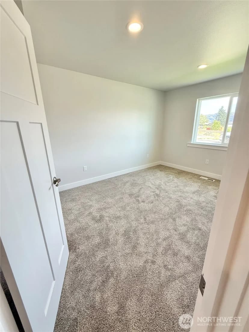 Property photo for 2575 1st Street Se, East Wenatchee photo 26