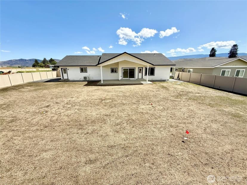 Property photo for 2575 1st Street Se, East Wenatchee photo 34