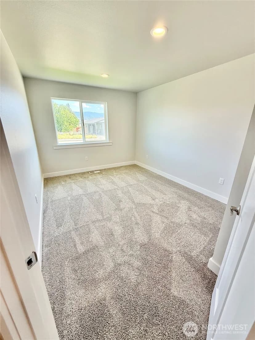 Property photo for 2575 1st Street Se, East Wenatchee photo 23