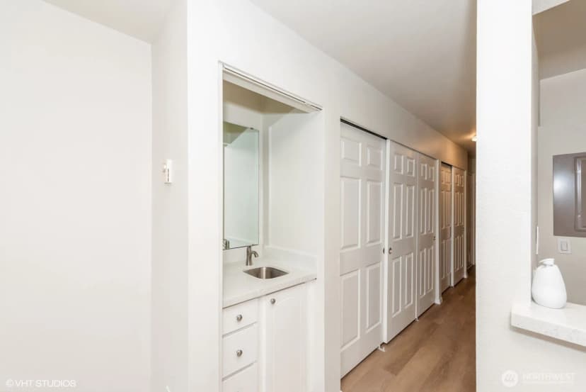 Property photo for 1221 Harbor Avenue Sw #105, Seattle photo 7