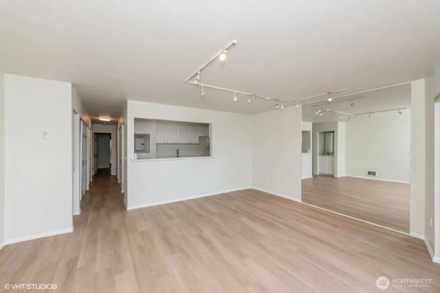 Property photo for 1221 Harbor Avenue Sw #105, Seattle photo 3