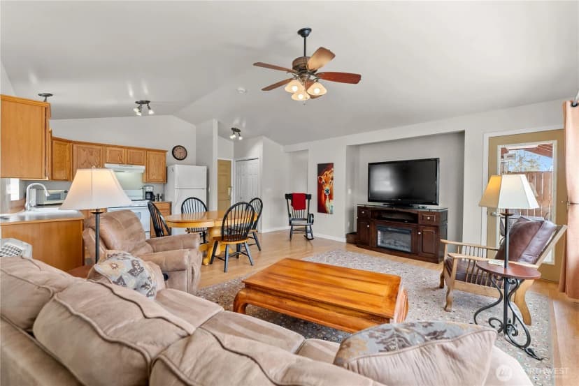 Property photo for 404 Bluff Street, Winthrop photo 13
