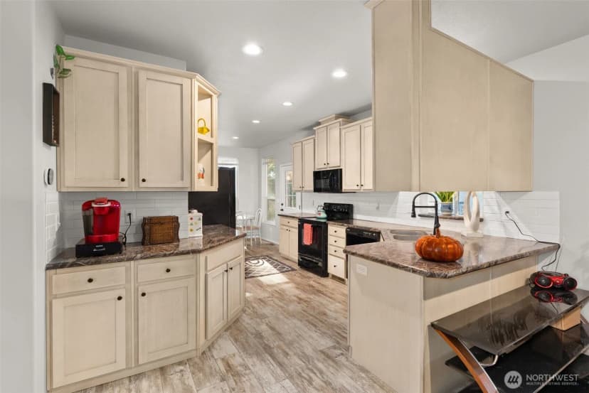Property photo for 4 Lakeview Lane, South Bend photo 19