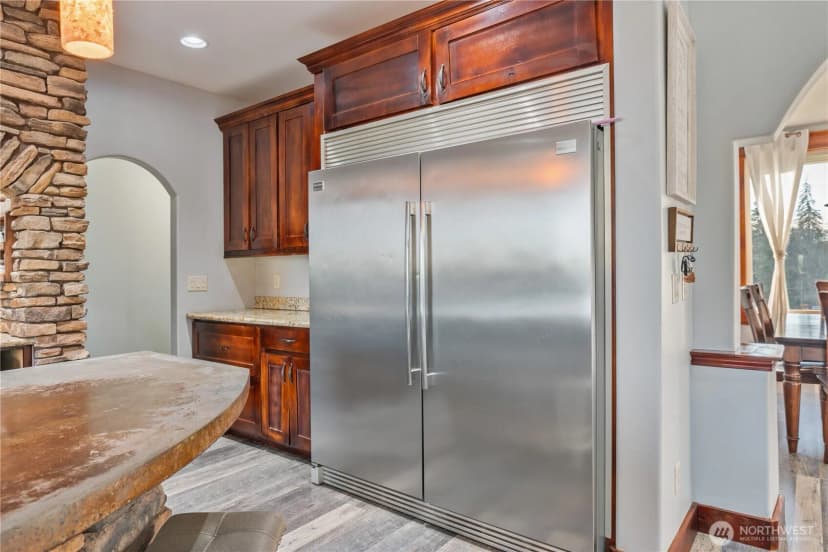 Property photo for 111 Breezeway Drive, Longview photo 9