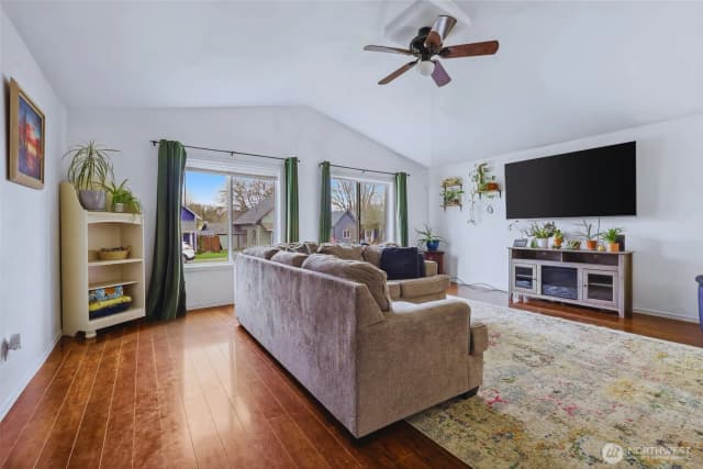 Property photo for 1414 Windsor Avenue, Centralia photo 5