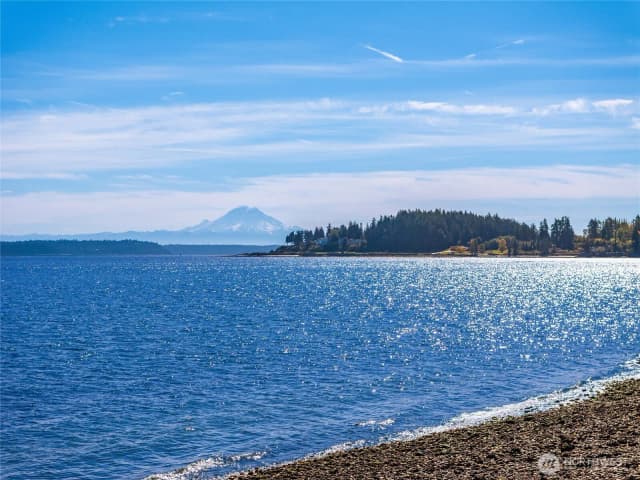 Property photo for 4452 Rockaway Beach Road Ne, Bainbridge Island photo 2