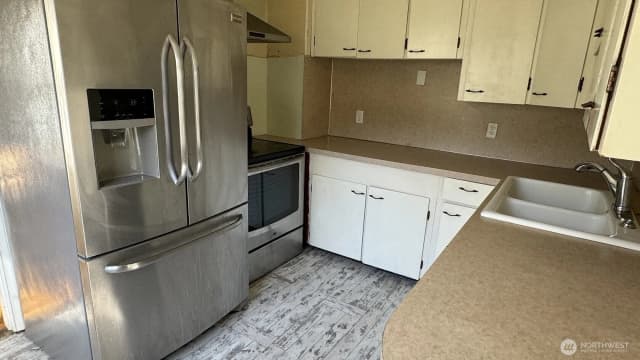 Property photo for 351 Ne 185th Street, Shoreline photo 5