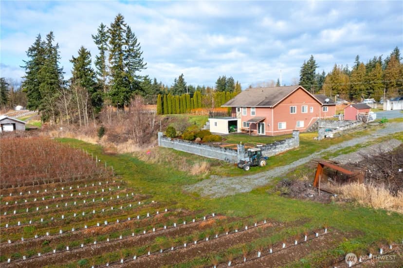 Property photo for 827 Birch Bay Lynden Road, Lynden photo 32