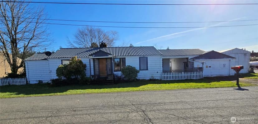 Property photo for 390 W E Street, Forks