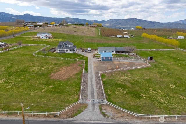 Property photo for 3848 Jagla Road, Wenatchee photo 2