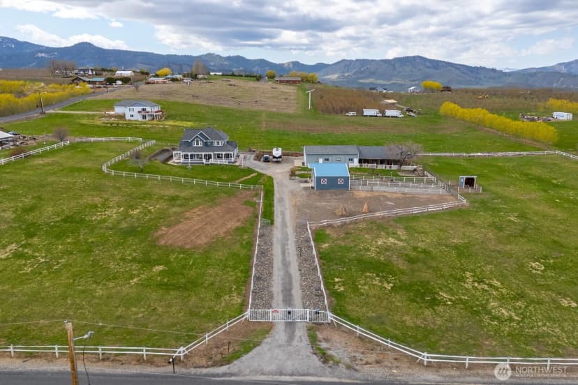 Property photo for 3848 Jagla Road, Wenatchee photo 2