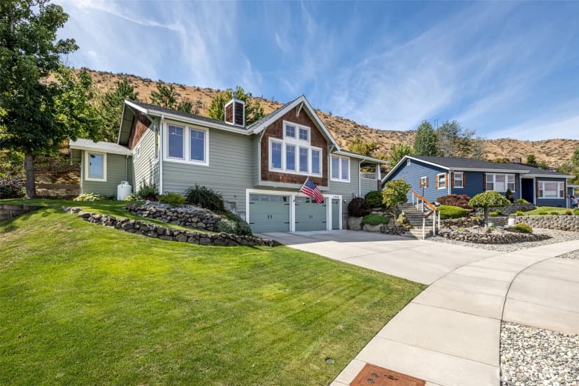 Property photo for 1943 Jolen Drive, Wenatchee photo 2