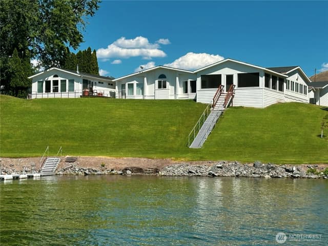 Property photo for 131 Eastlake Road, Oroville