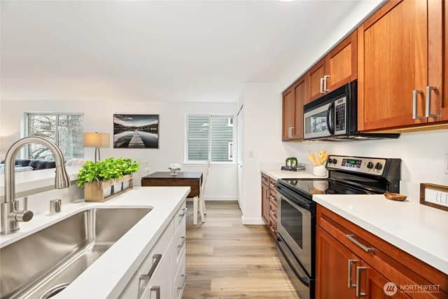 Property photo for 300 10th Avenue #a202, Seattle photo 4