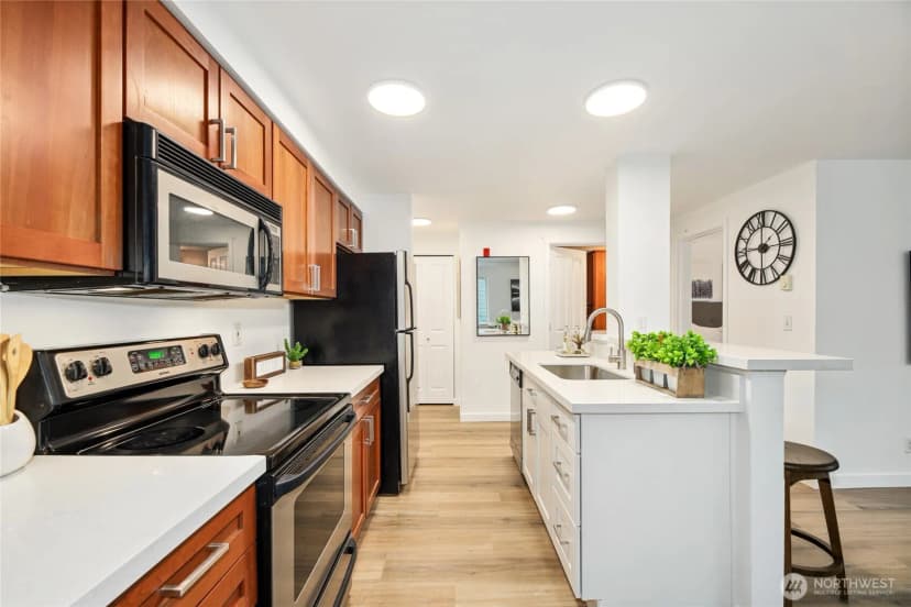 Property photo for 300 10th Avenue #a202, Seattle photo 5