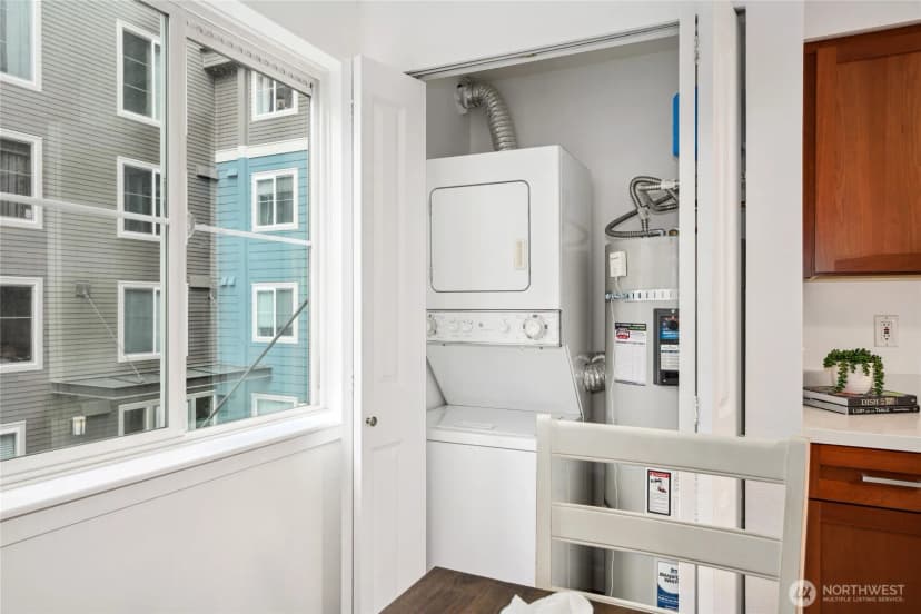 Property photo for 300 10th Avenue #a202, Seattle photo 10