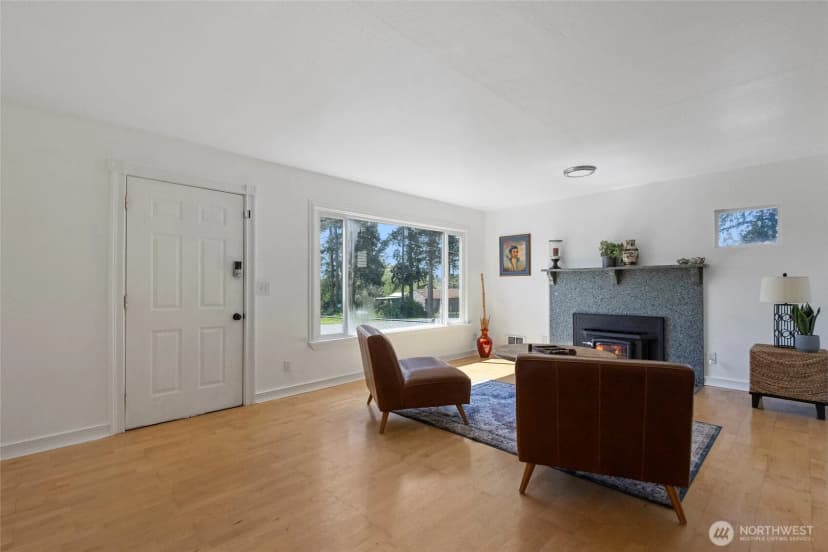 Property photo for 544 Ne Easy Street, Oak Harbor photo 7