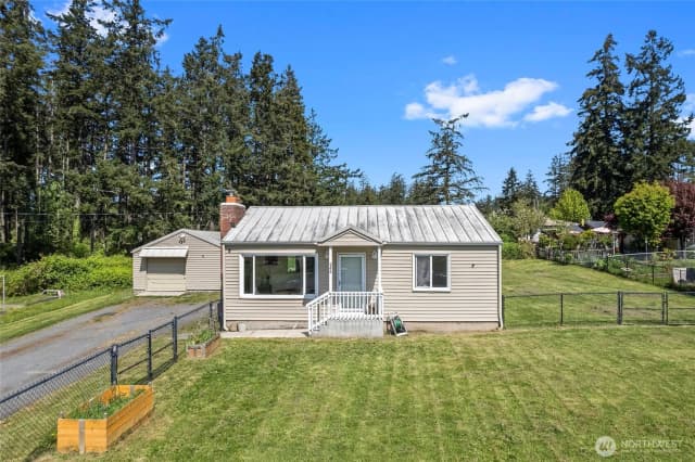 Property photo for 544 Ne Easy Street, Oak Harbor photo 2