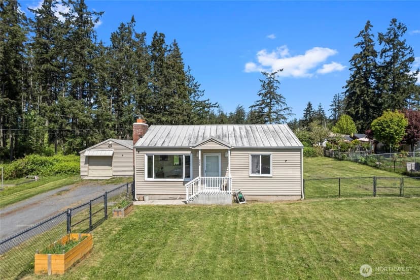 Property photo for 544 Ne Easy Street, Oak Harbor photo 2