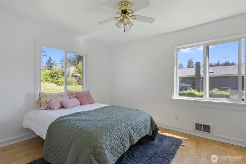Property photo for 544 Ne Easy Street, Oak Harbor photo 10