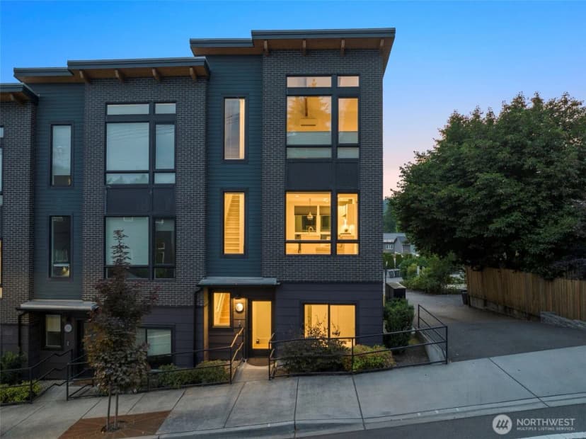 Property photo for 18513 104th Avenue Ne #1a, Bothell photo 2