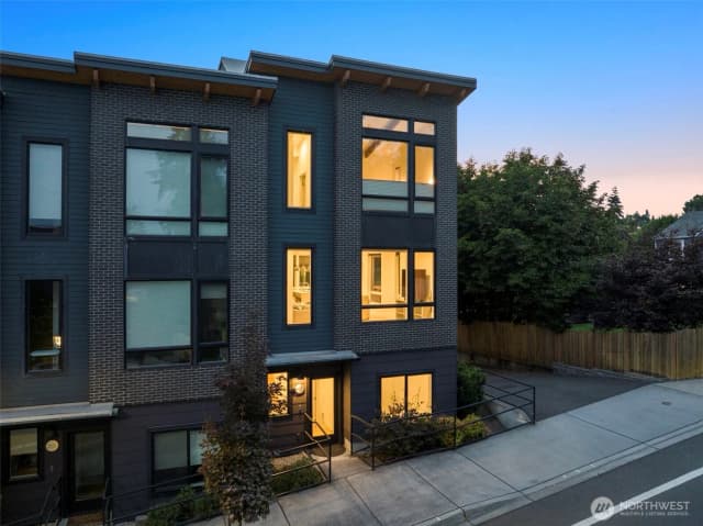 Property photo for 18513 104th Avenue Ne #1a, Bothell photo 3