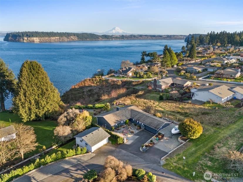 Property photo for 7065 Grandview Place, Gig Harbor photo 2
