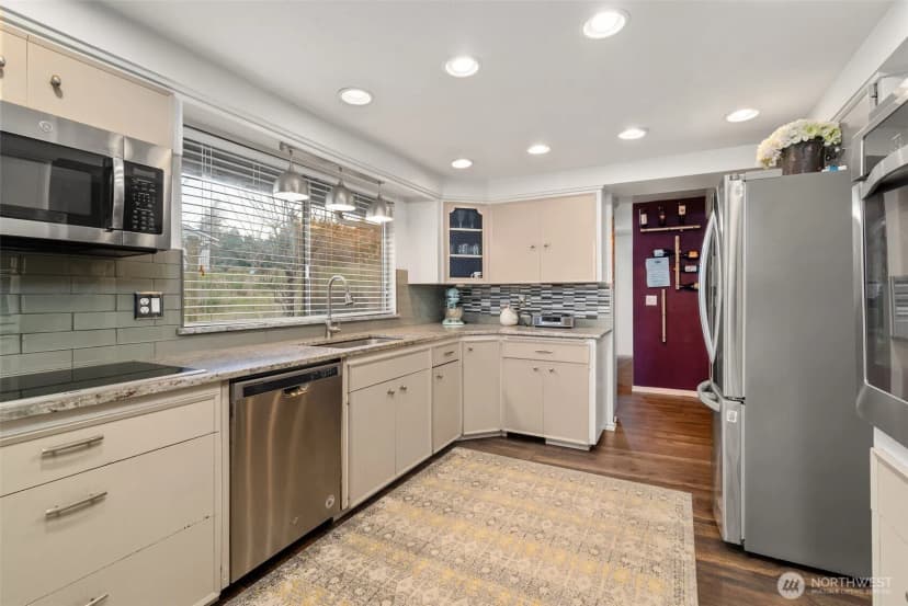Property photo for 7065 Grandview Place, Gig Harbor photo 13