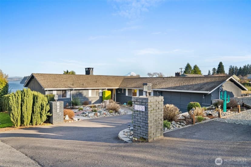 Property photo for 7065 Grandview Place, Gig Harbor photo 3
