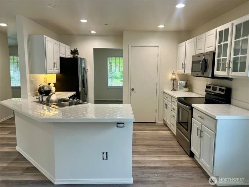 Property photo for 2168 Mcdonald Avenue, Dupont photo 9