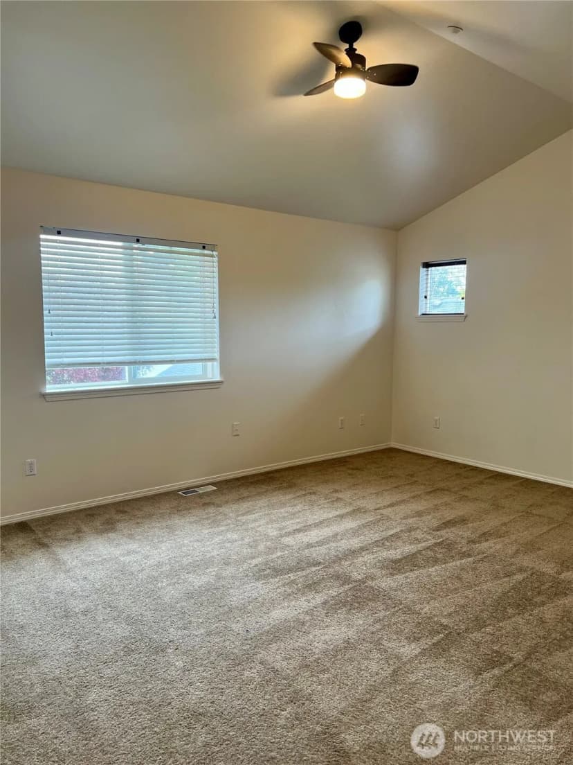 Property photo for 2168 Mcdonald Avenue, Dupont photo 17