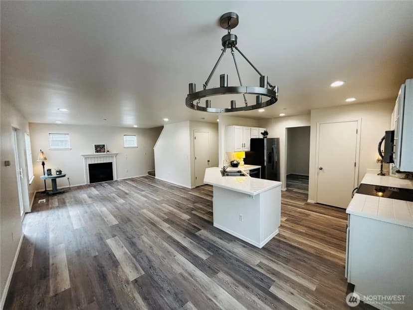 Property photo for 2168 Mcdonald Avenue, Dupont photo 6
