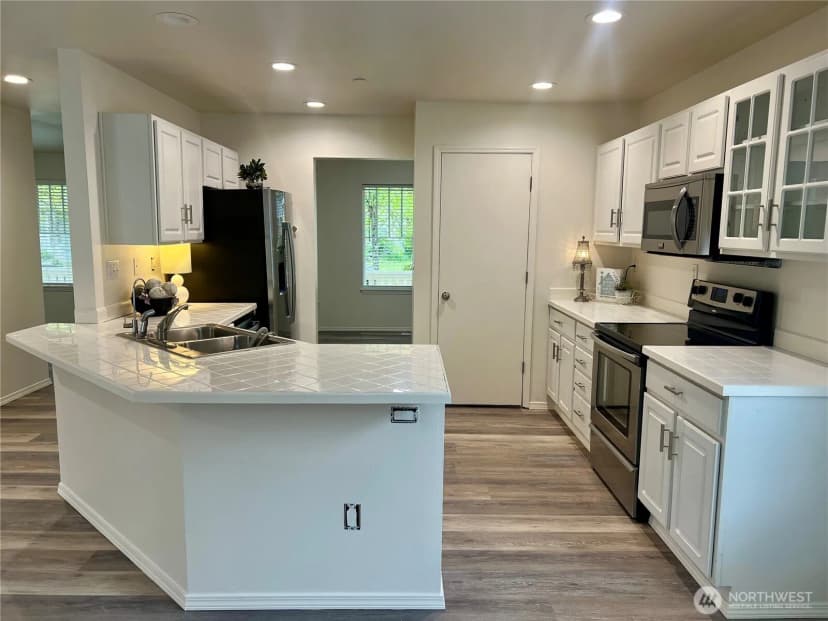 Property photo for 2168 Mcdonald Avenue, Dupont photo 8