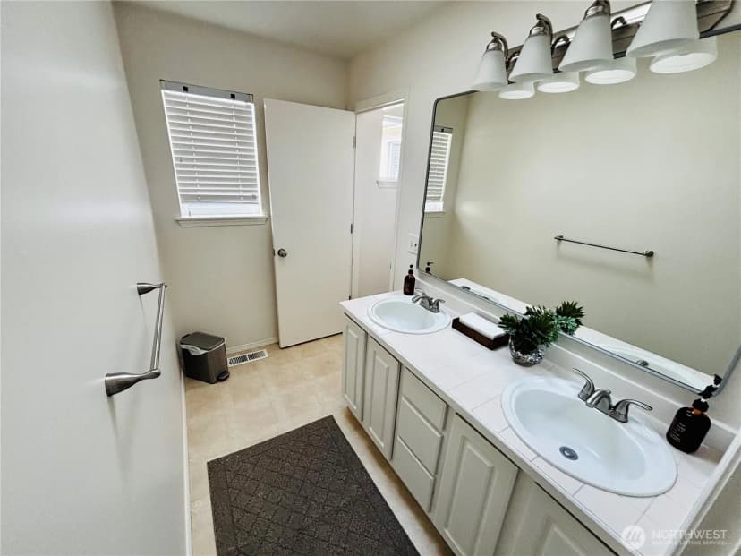 Property photo for 2168 Mcdonald Avenue, Dupont photo 18