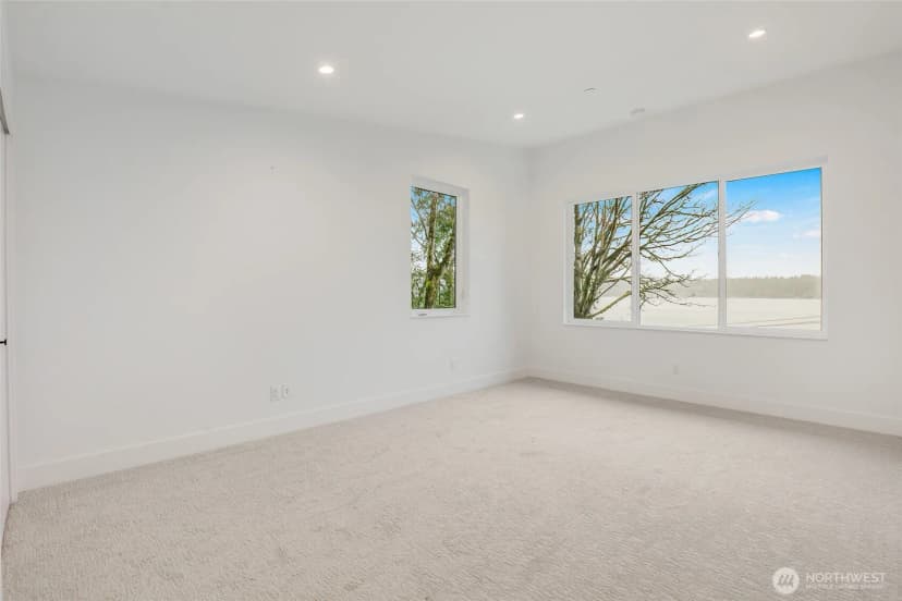 Property photo for 439 W Lake Sammamish Parkway Se, Bellevue photo 8