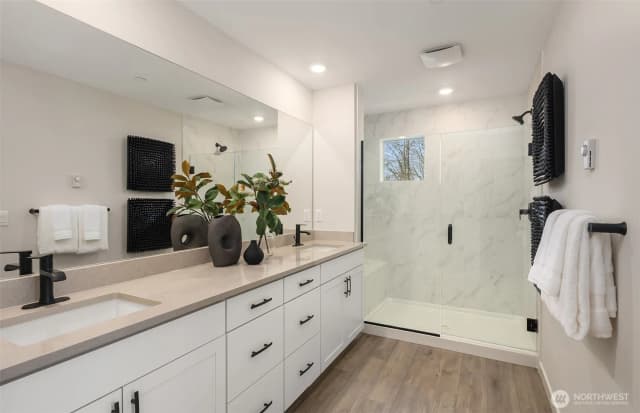 Property photo for 26548 Ne 143rd Circle #e, Duvall photo 3