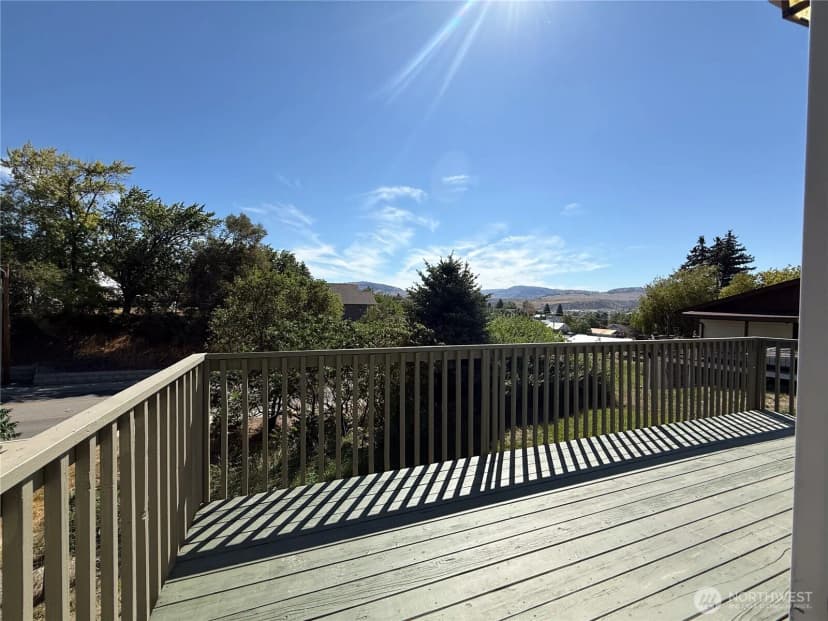 Property photo for 522 Ironwood Street, Omak photo 32